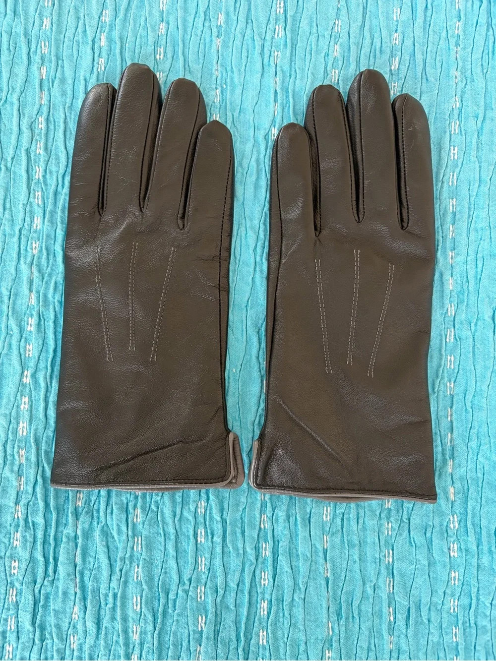 Cashmere lined Leather Gloves - Black w Grey piping size 8